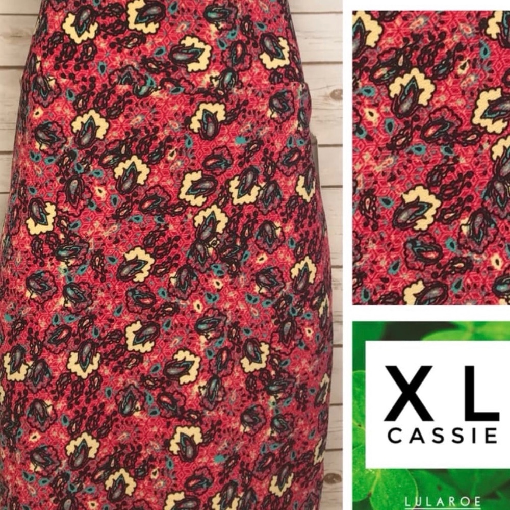 Size XL red paisley print pencil skirt